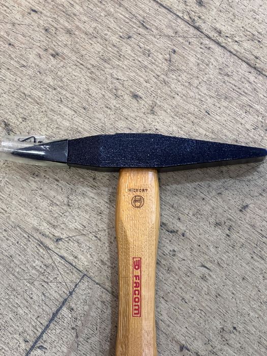 Martelo Facom 213H.30 Profissional - Novo (Cabo Hickory)