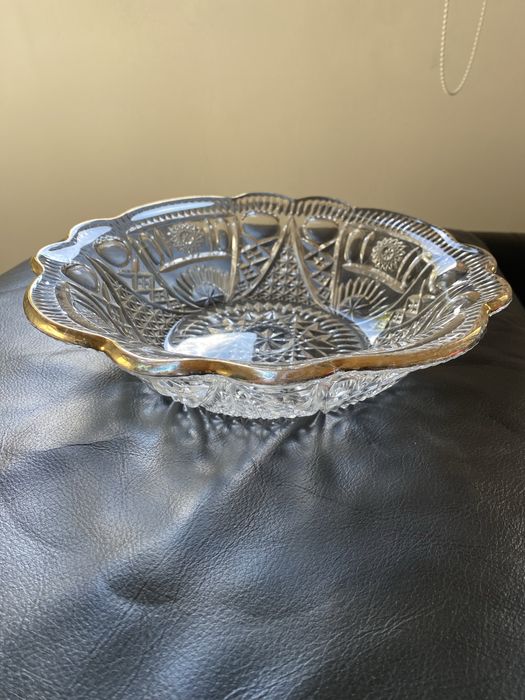 Taça em Cristal Lapidado com Borda Dourada