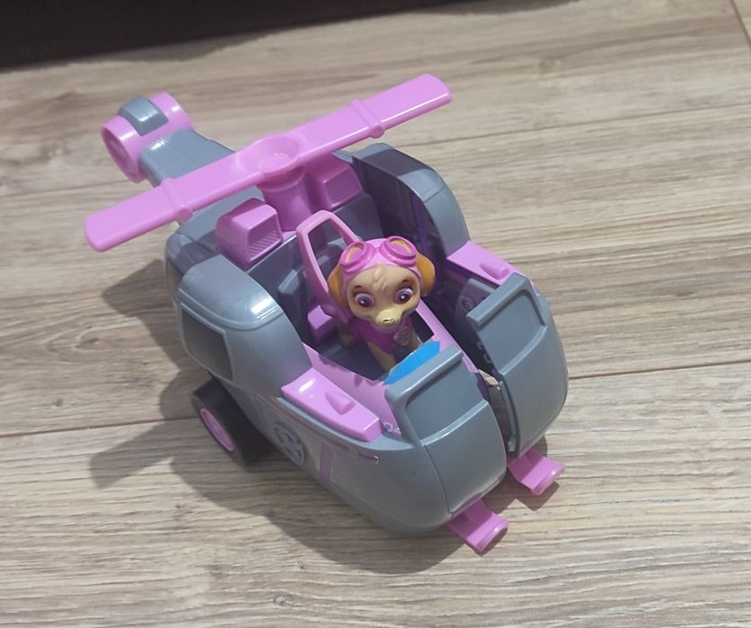 Helikopter Skye z psiego patrolu