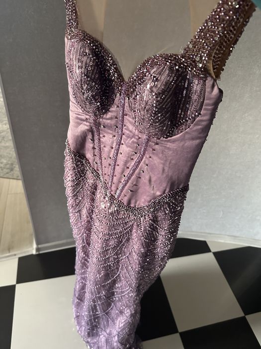 Вечірня сукня, корсетна сукня