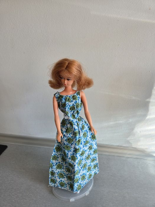Suknia vintage dla lalek typu Barbie