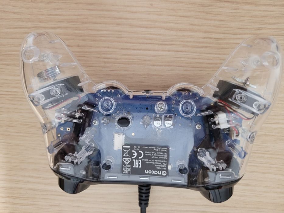 Pad Nacon do PlayStation 4 PS4 Przewodowy Podświetlany Niebieskim