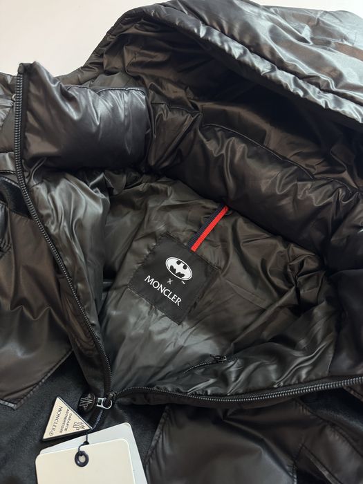 Moncler x batman/ пуховик монклер колоборація з бетменом