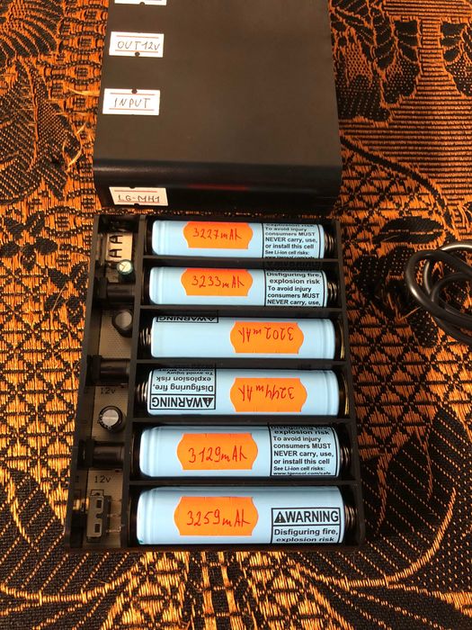 DIY Kit DC UPS Powerbank ДБЖ безперебойник 6x18650 5V/9V/12V