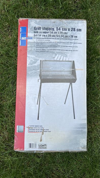 Nowy grill ogrodowy stojący