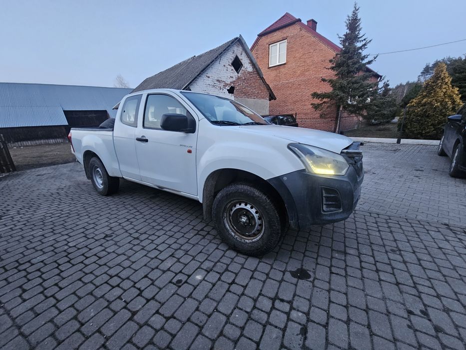 Isuzu D-max pickup 2018r 1.9 diesel sprawny na chodzie 73 tys przebieg