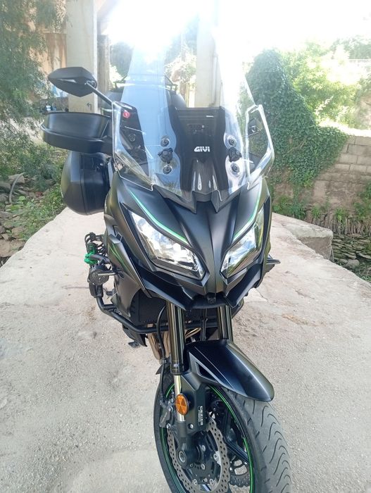 Kawasaki versys 1000 com 20 mil km excelente estado