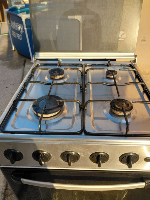 Fogao gaz  quatro bicos c/botija galp borracha e redutor impecavel