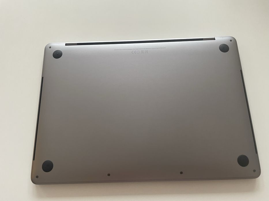 Macbook Pro 2017 i5 512 GB stan doskonaly