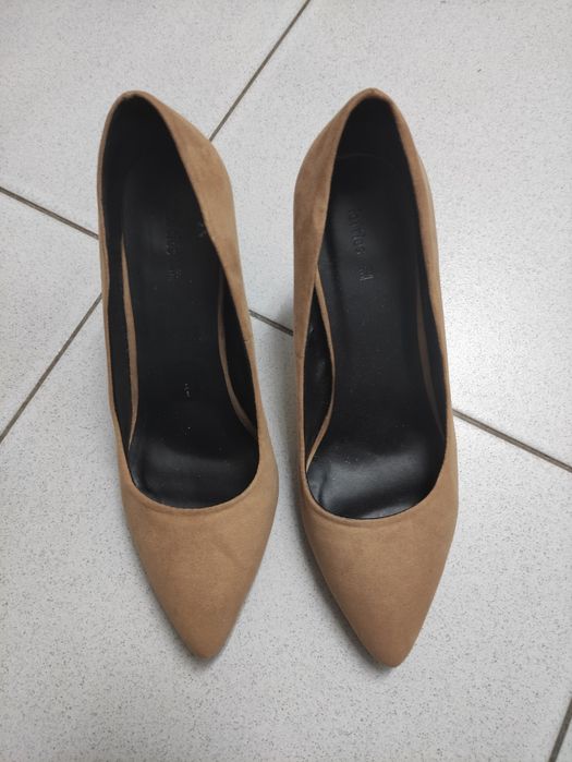 Sapatos, usados uma vez, tamanho 38
