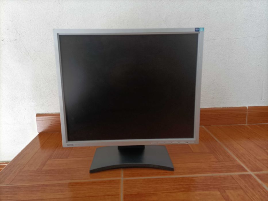 Monitor Benq FP73G de 17 polegadas com VGA e DVI