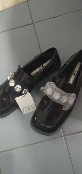 Sapatos da Zara Novos