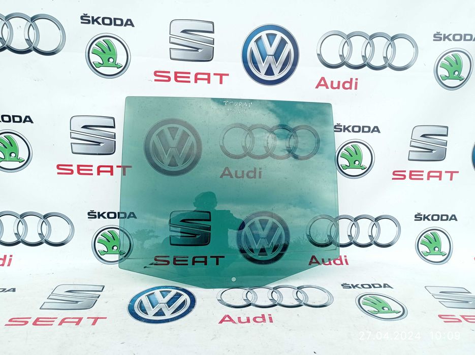 Скло заднє бокове ліве праве Volkswagen Touran Туран 03-10