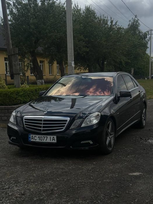 Продам Мерседес 212