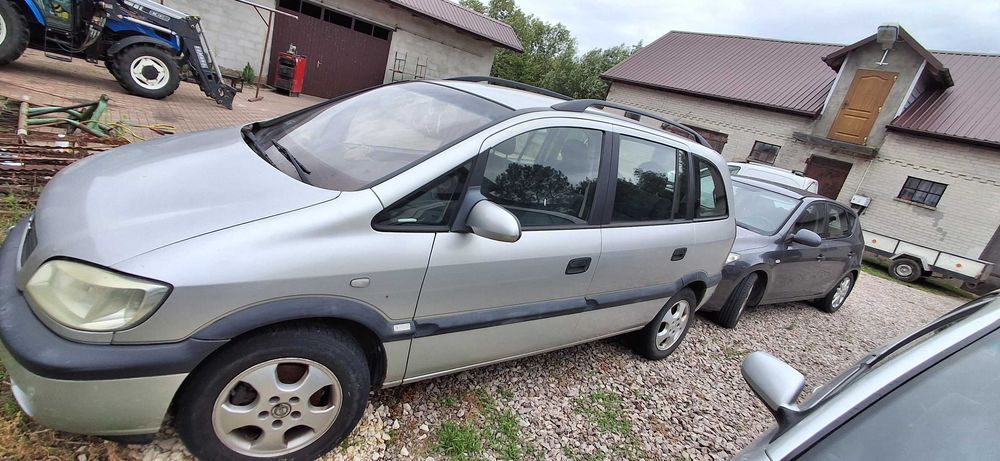 Sprzedam Opel Zarifa 2000 rok