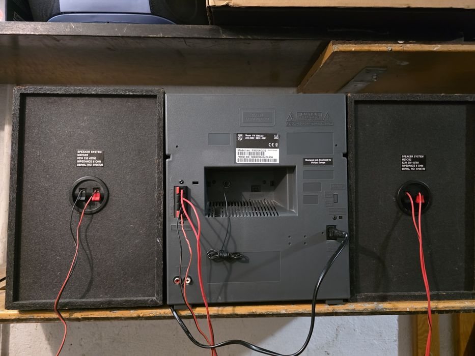 Wieża Philips z głośnikami GRUNDIG bardzo ładnym stanie.