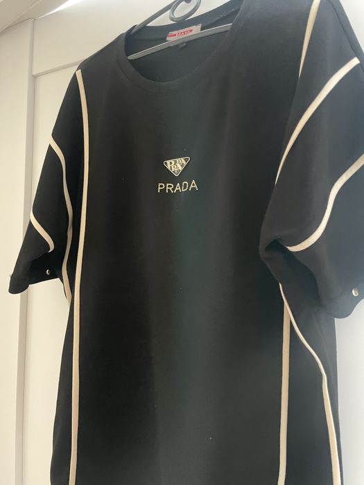 Продам футболку размер 48-52 бренд прада турция