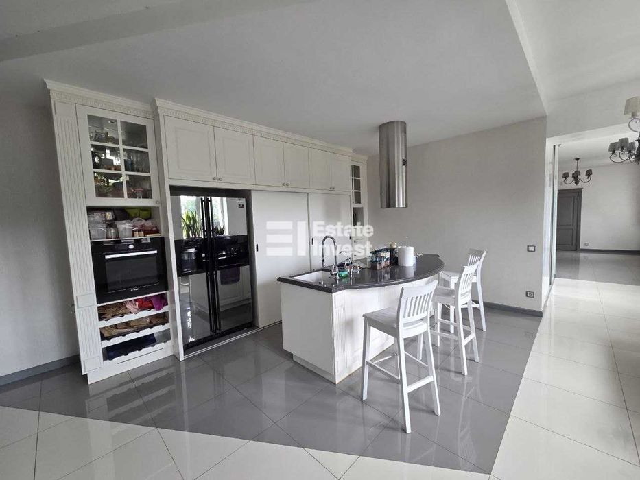 Продам будинок у с. Родичі