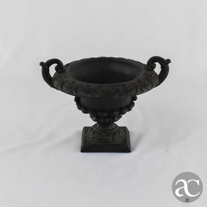 Pequena Urna em ferro fundido