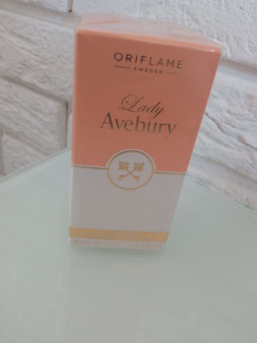 Woda perfumowana Lady Avebury Oriflame