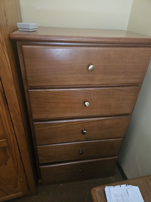 Conjunto de gavetas mais 2 mesas de cabeceiras