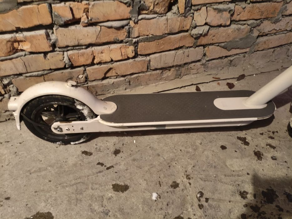 Продам Mi Electric Scooter 3