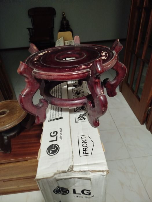 Bases para vasos ou jarrões diferentes