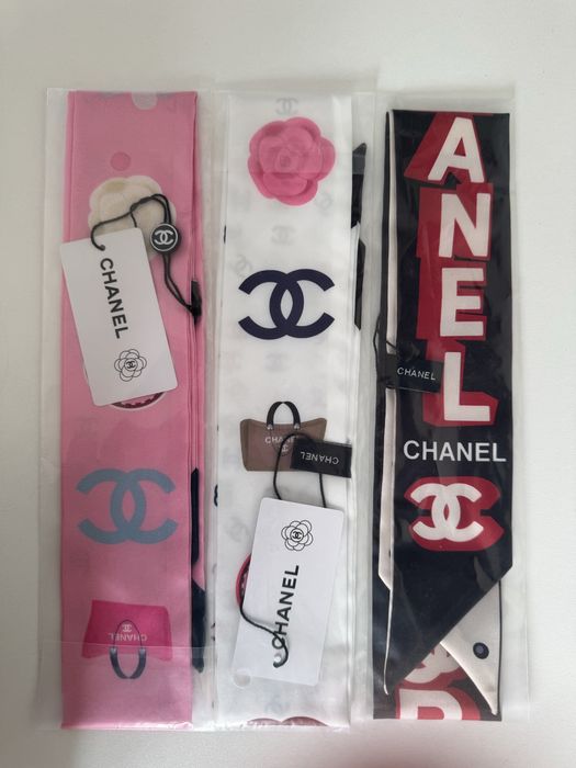 Do wyboru jedwabna chusta Chanel