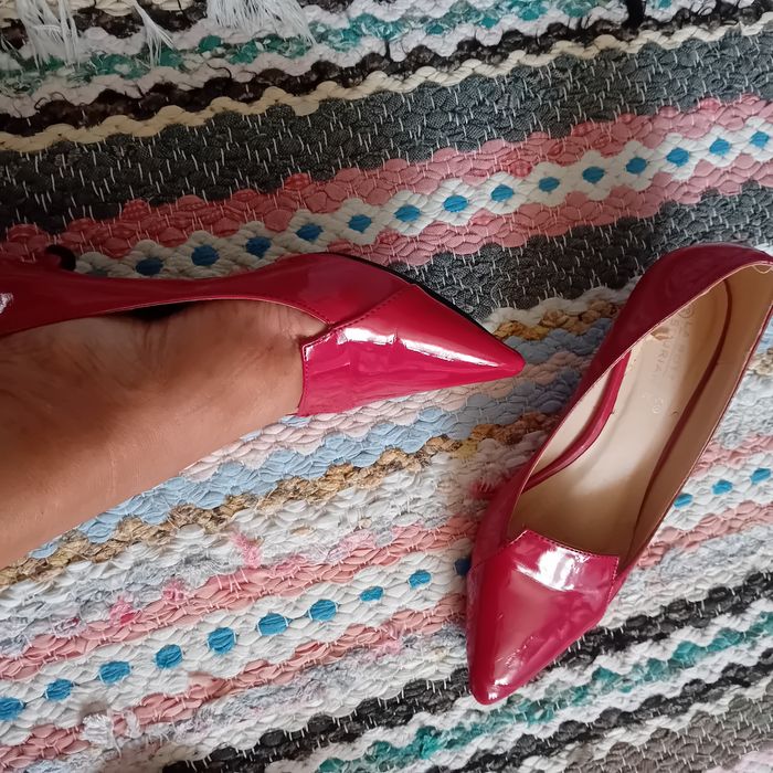 Buty 38 czerwone lakierki skóra