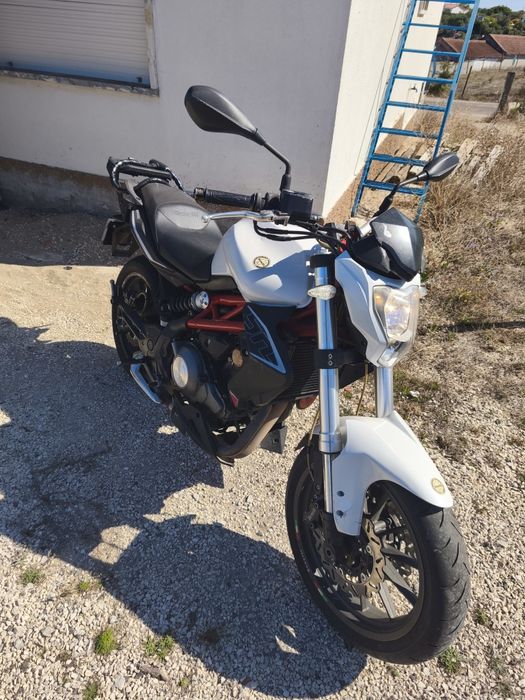 Moto muito boa, ano 2016, 27000km