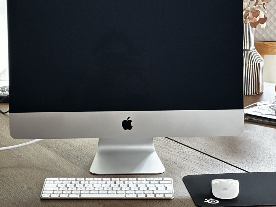 iMac 21.5” (Late 2015) – Excelente estado | SSD 960GB + 8GB RAM