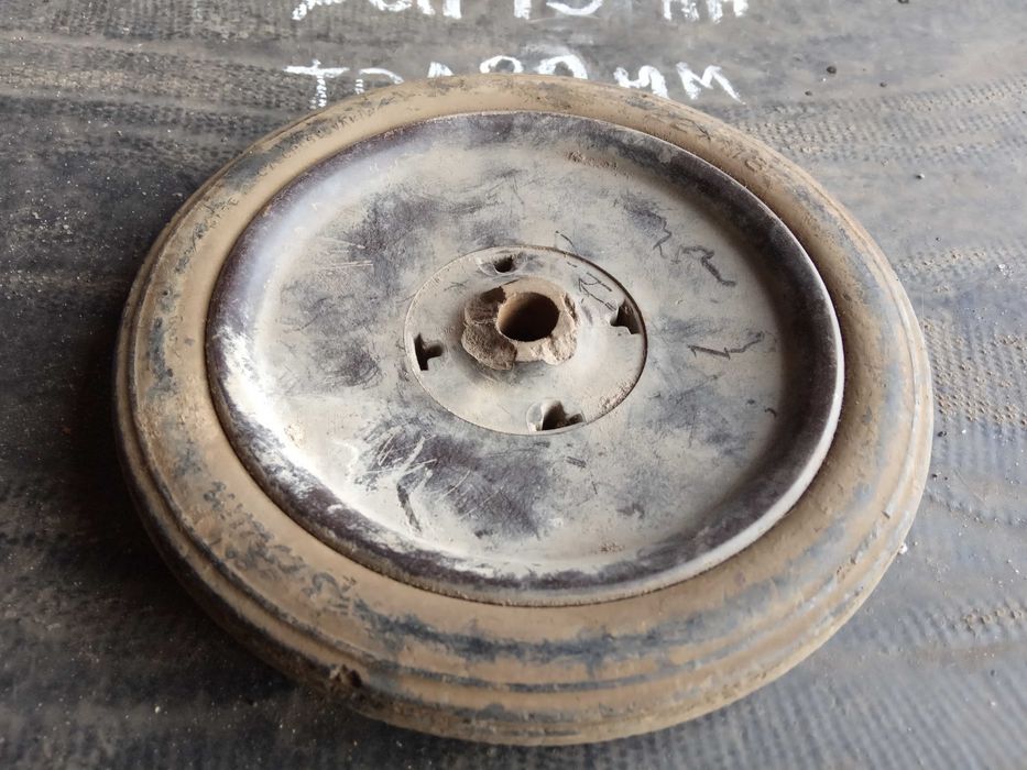 Колесо для тачки-тележки садовой