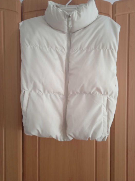 Жилетка в гарному стані, 40-44 розміру.