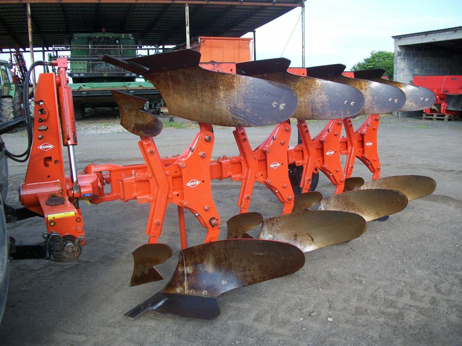 Pług obrotowy 4-skibowy Kuhn Multi-Master 110