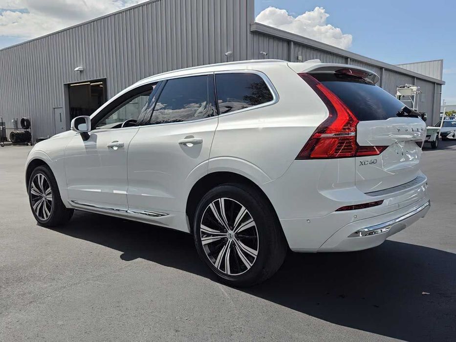 Volvo XC60 B5 Plus Bright Theme      2023