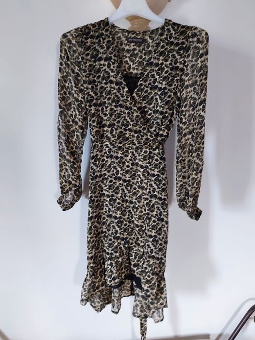 Vestido preto e caqui