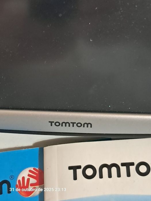 Selling TomTom GPS Device64740899846019124