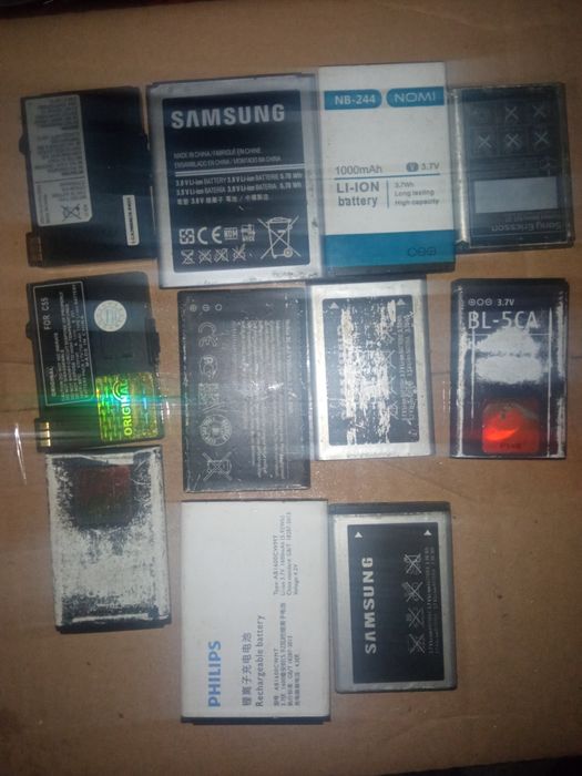 Аккумуляторные батареи для кнопочных телефонов.