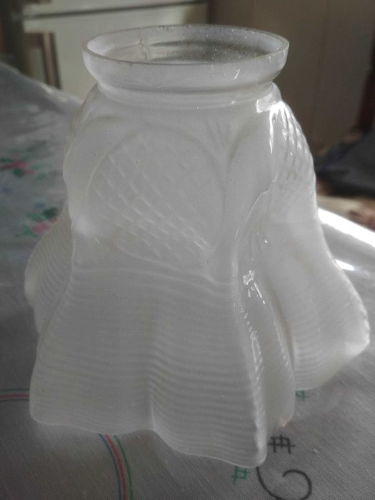 Tulipa antiga de vidro perolado para candeeiro