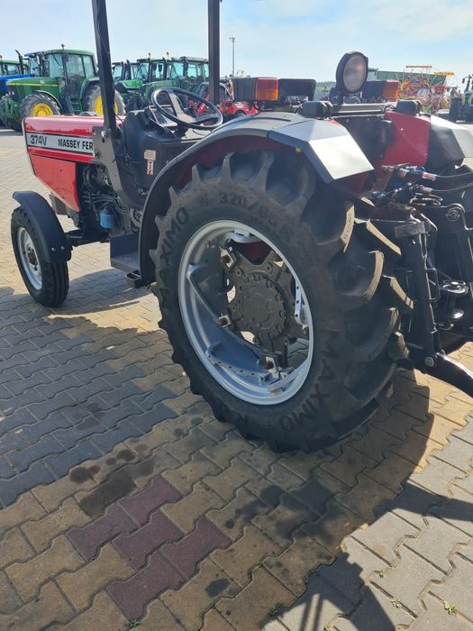 Massey Ferguson 374V
