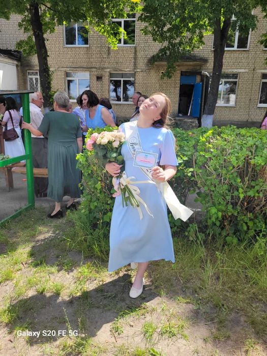 Сукня,блакитна,атласна