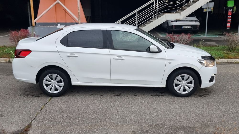 Peugeot 301 дизель 1.6