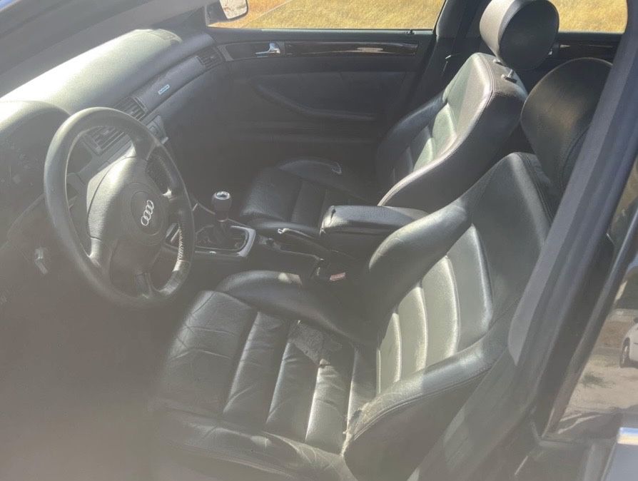 Vendo Audi A6 V6 2.5 180 cavalos quattro do ano 2000