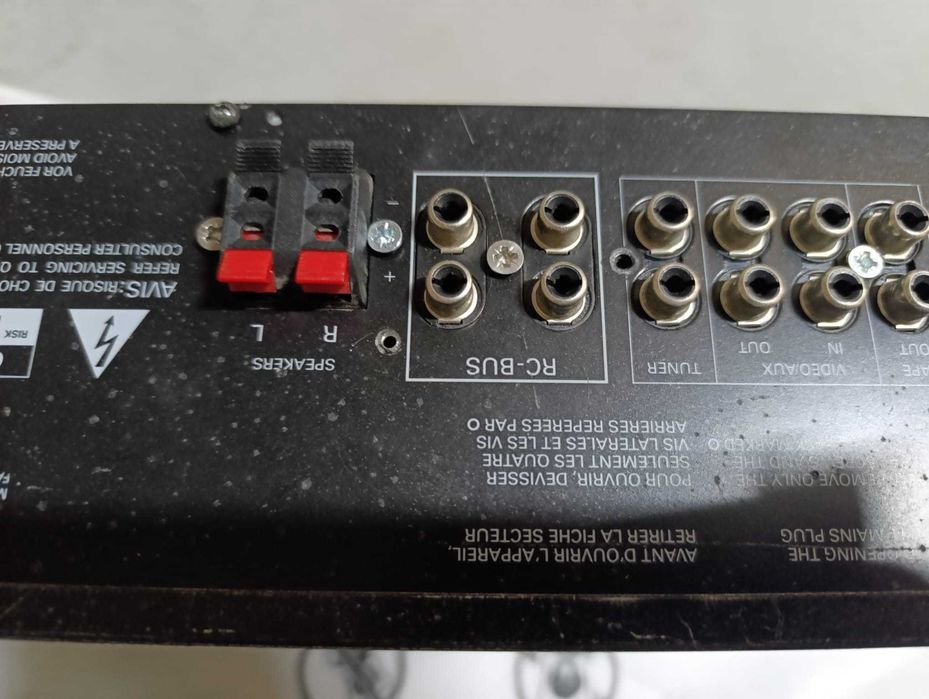 2 X Amplificador de som da marca GRUNDIG v301