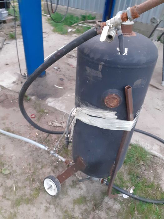 Sprężarka śrubowa Atlas copco xas 125 piaskaeka + chełm