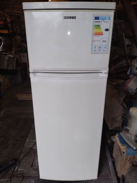 Продам двокамерний холодильник