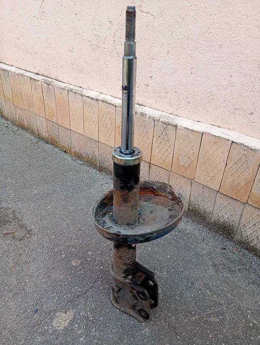 Продам стойку на Рено канго