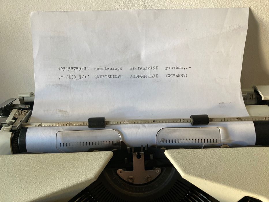 Máquina de escrever   ***  olympia