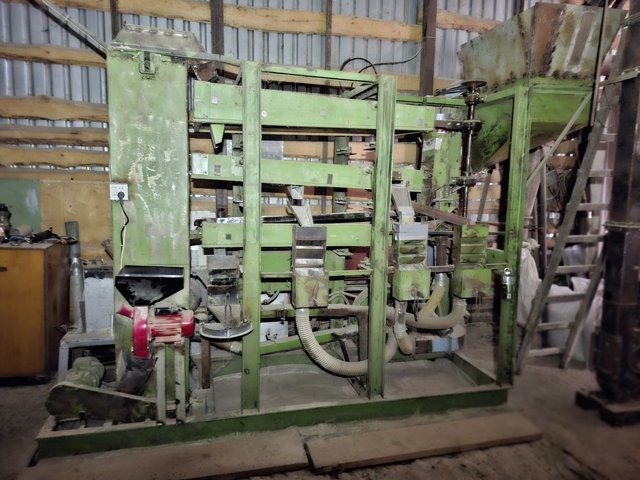 Станок для шелушіння гречки ,проса.