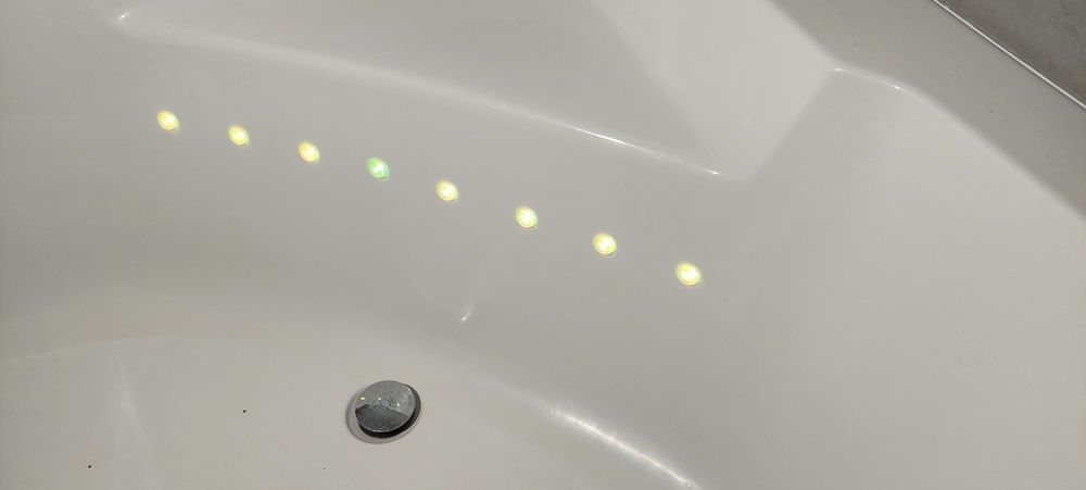 Wanna narozna z hydromasazem